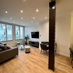 Spacious Newly Renovated Loft With Ac