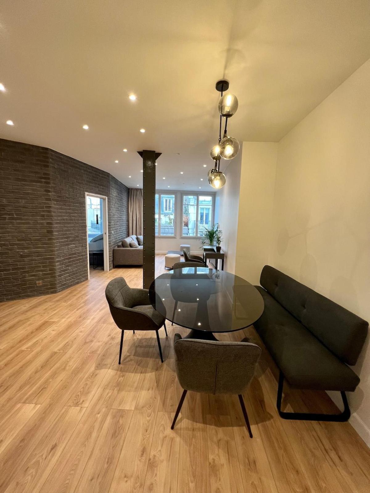 Spacious Newly Renovated Loft With Ac
