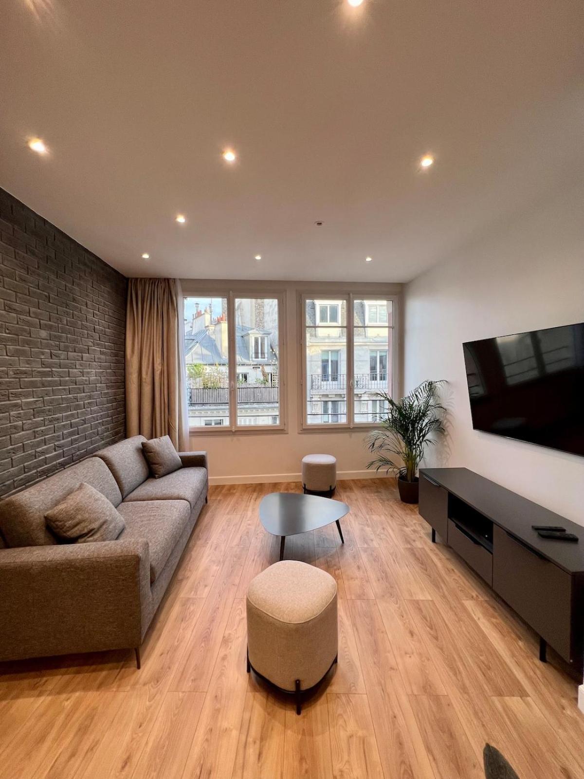 Spacious Newly Renovated Loft With Ac Appartement Parijs